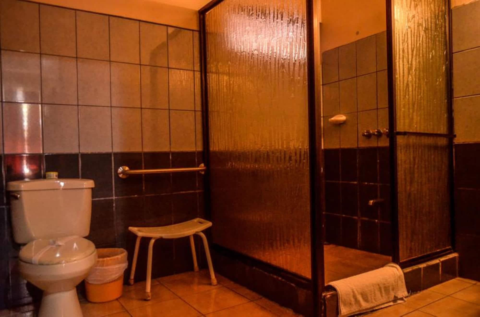 La Choza Inn
