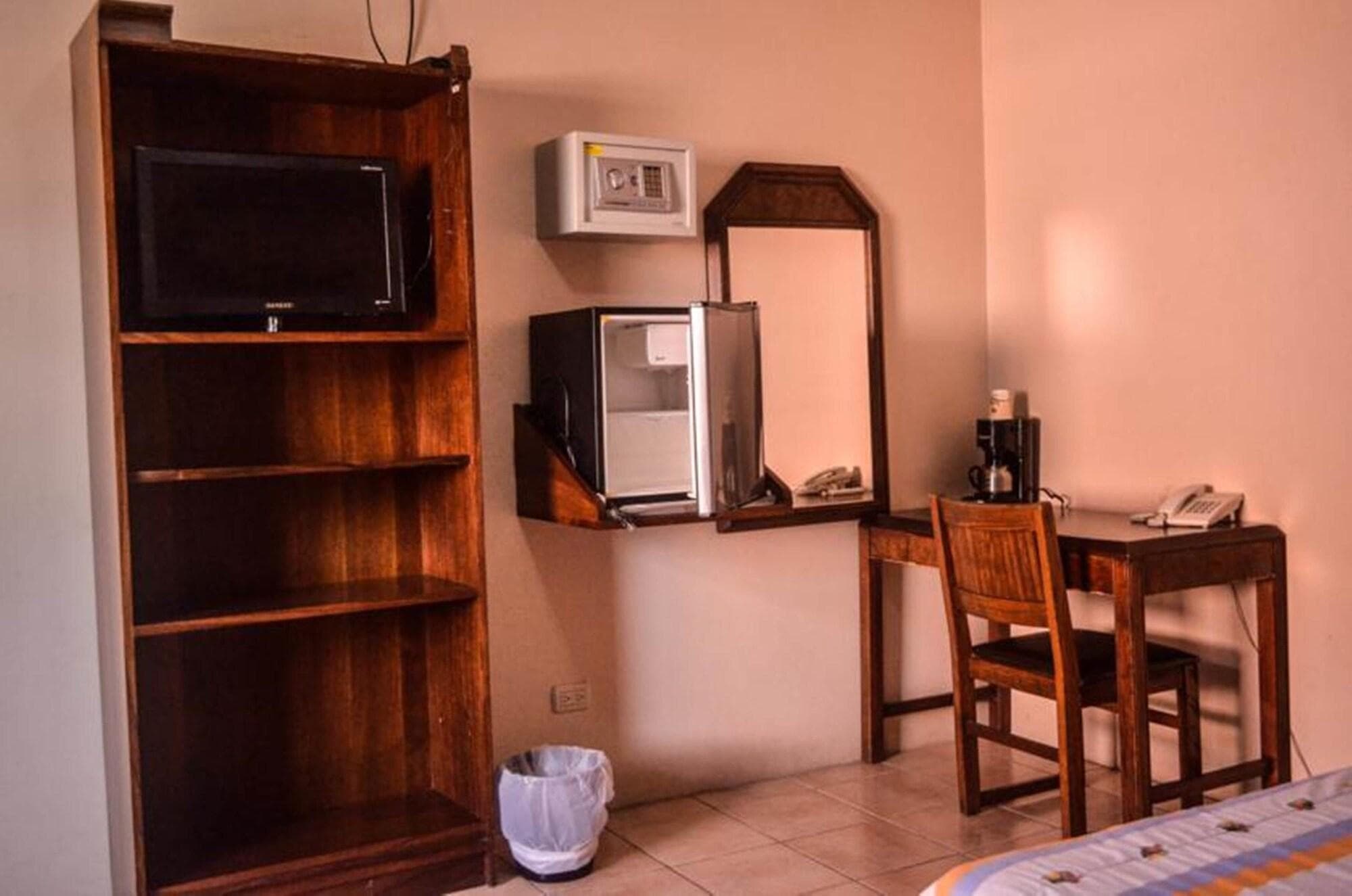 La Choza Inn