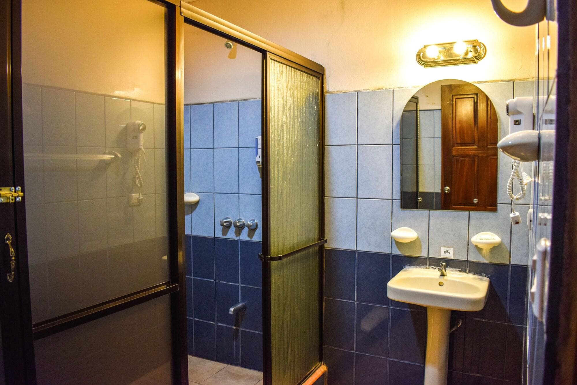 La Choza Inn
