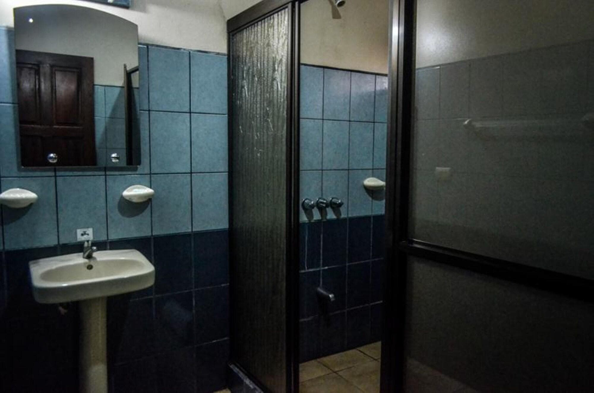 La Choza Inn