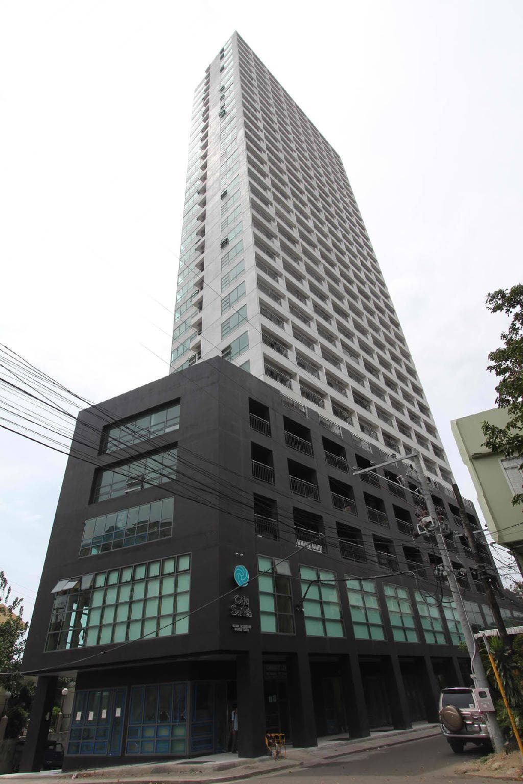 Residences in Ramos Tower by P&J