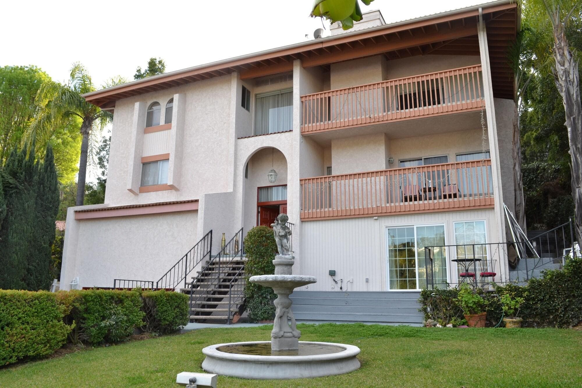 Mini Mansion In Hollywood Hills