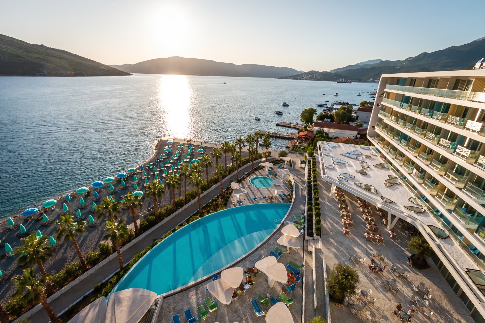Carine Hotel Kumbor Superior 4*