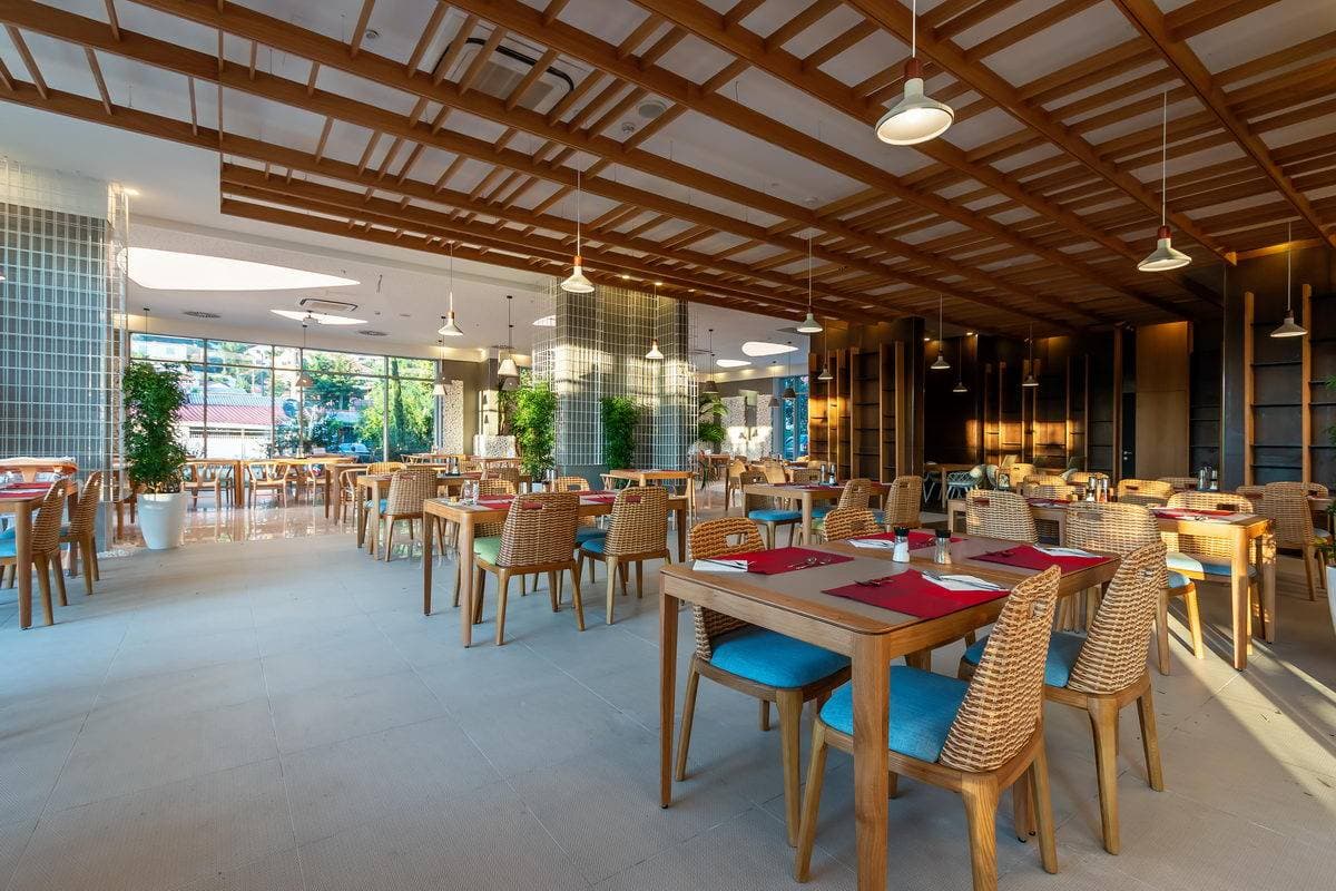 Carine Hotel Kumbor Superior 4*