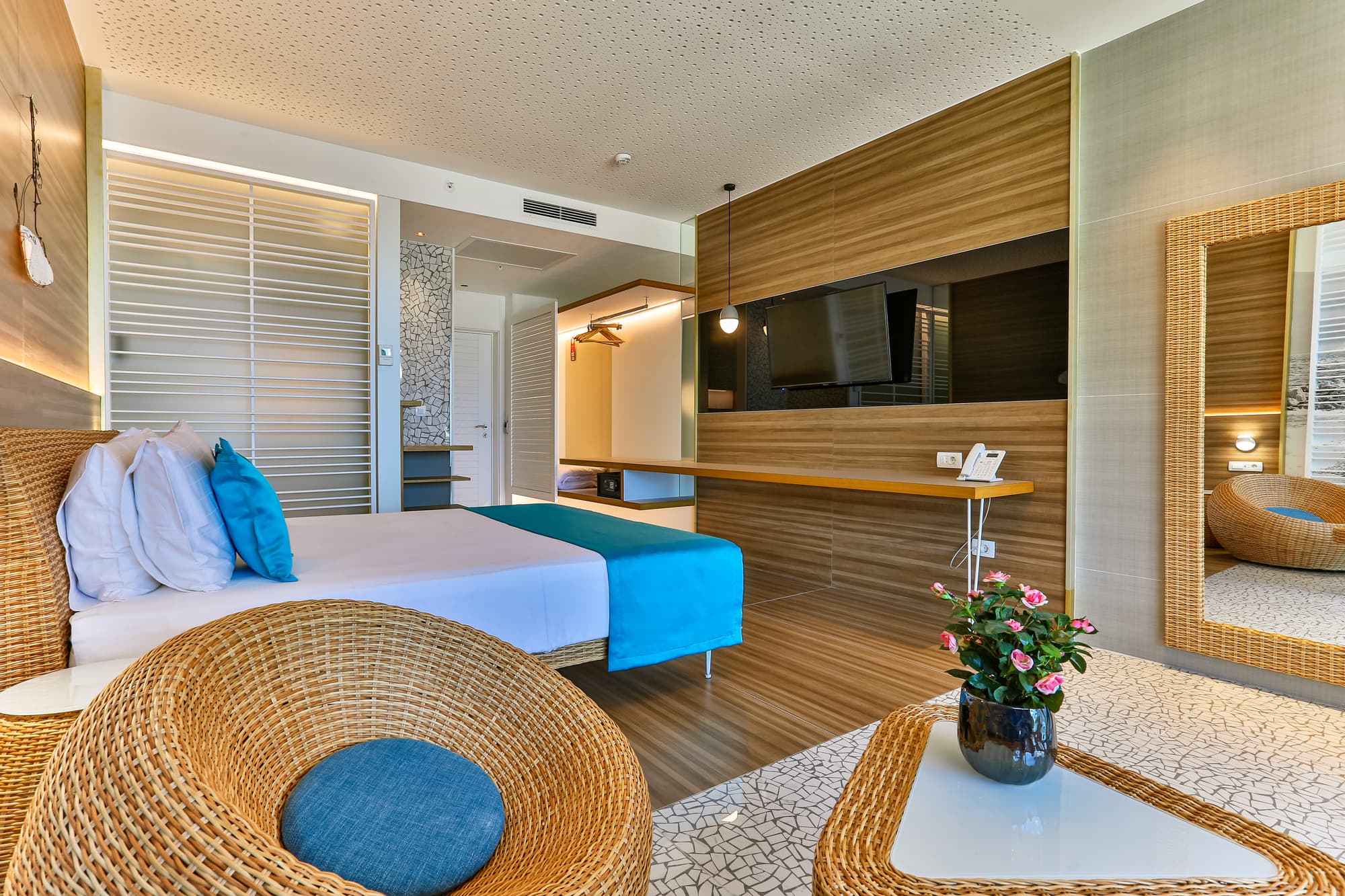 Carine Hotel Kumbor Superior 4*