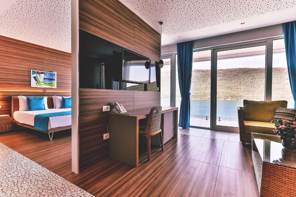 Carine Hotel Kumbor Superior 4*, Room