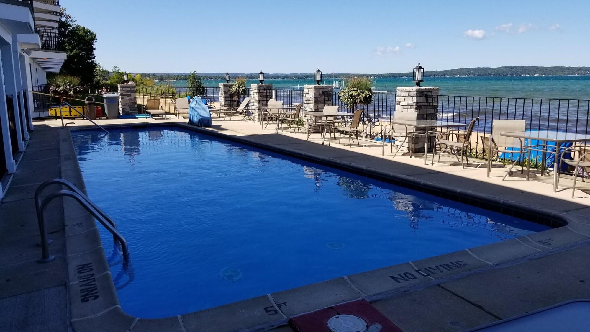 Pointes North Beachfront Hotel