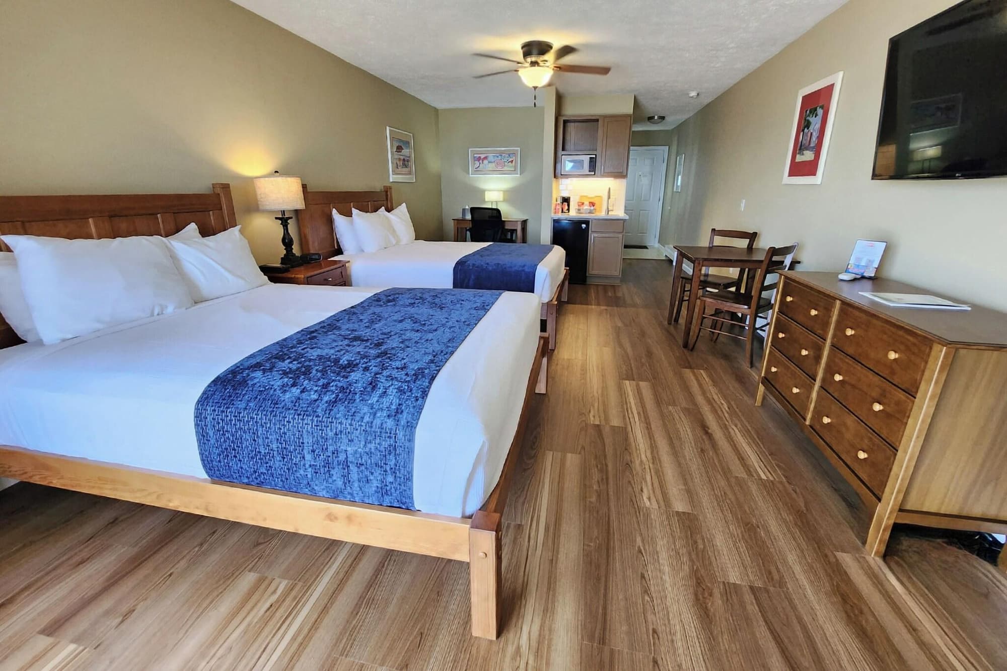 Pointes North Beachfront Hotel