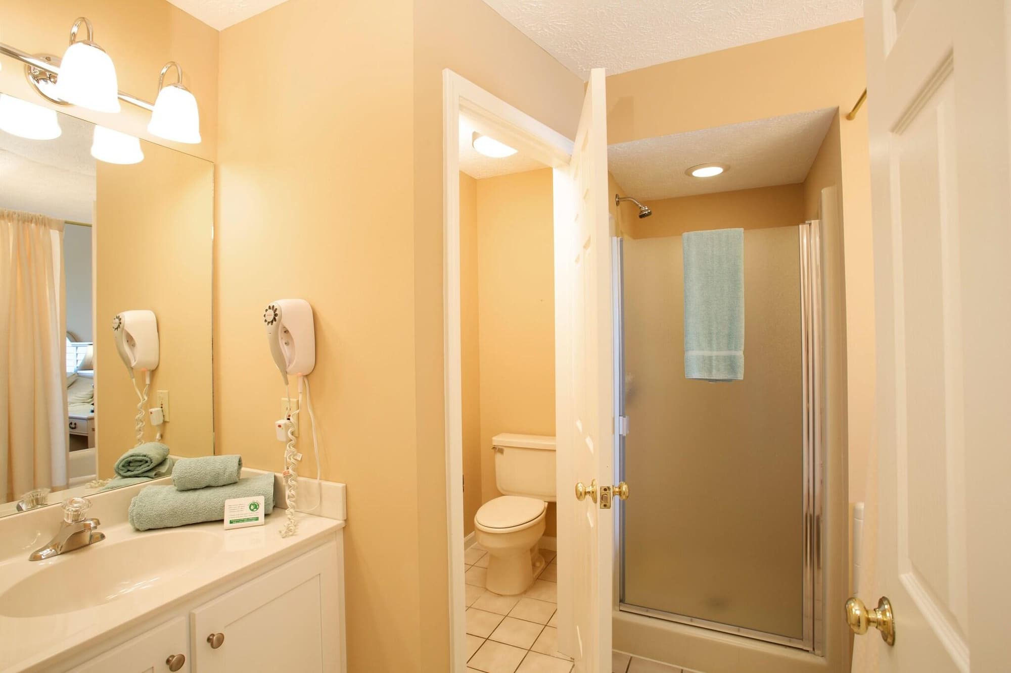 Pointes North Beachfront Hotel