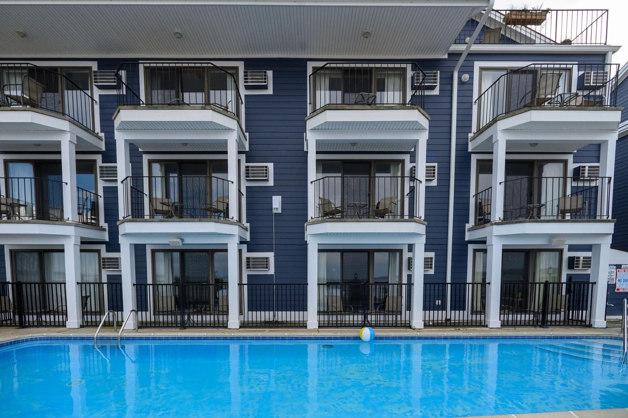 Pointes North Beachfront Hotel