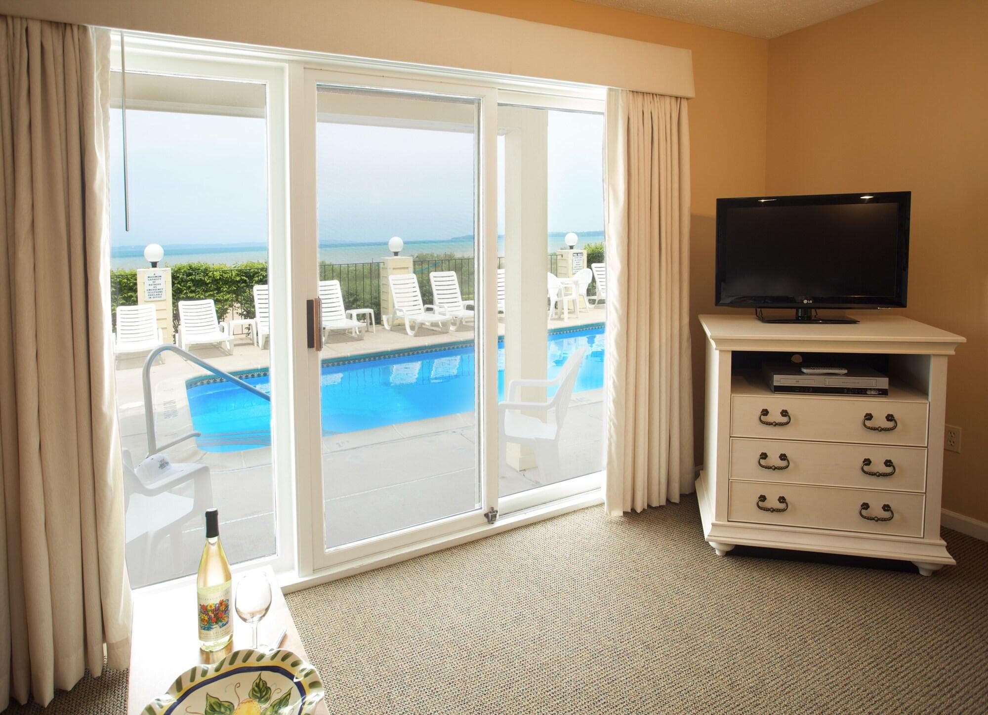 Pointes North Beachfront Hotel