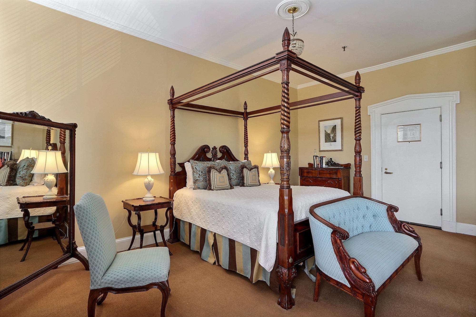 The Presidents Quarters Inn, Room