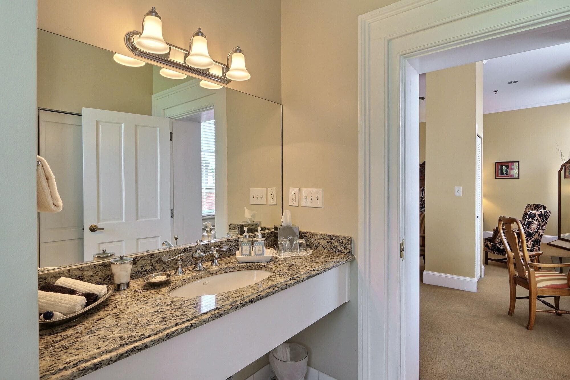 The Presidents Quarters Inn, Room