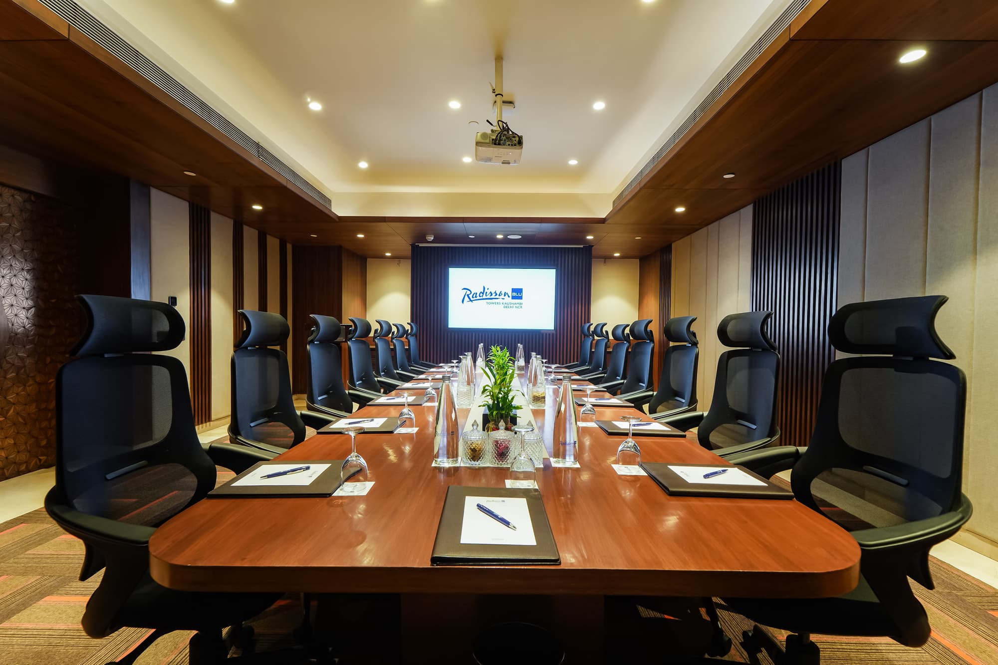 Radisson Blu Towers Kaushambi Delhi NCR