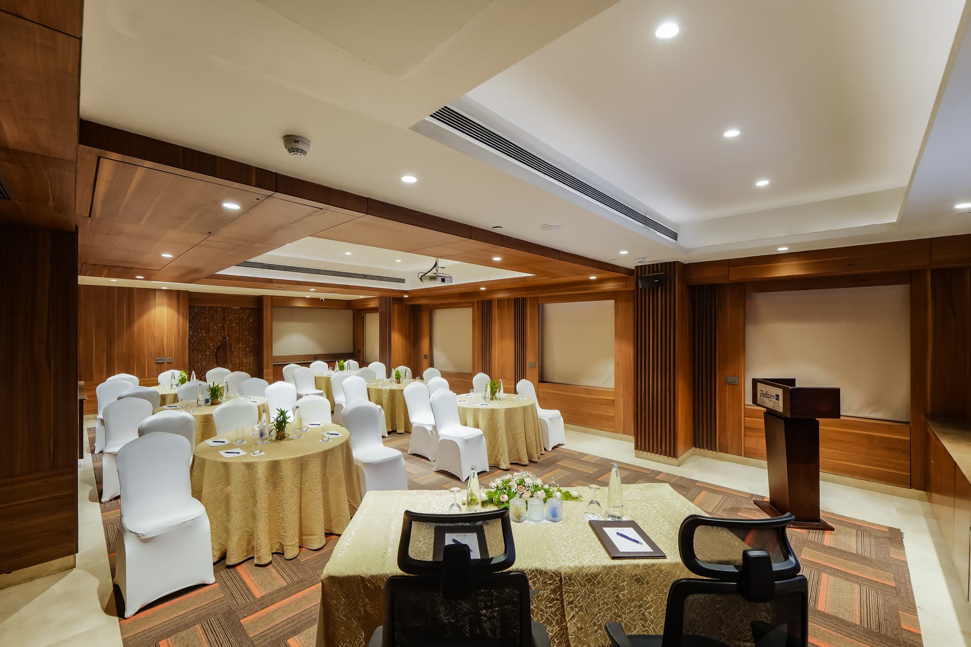 Radisson Blu Towers Kaushambi Delhi NCR