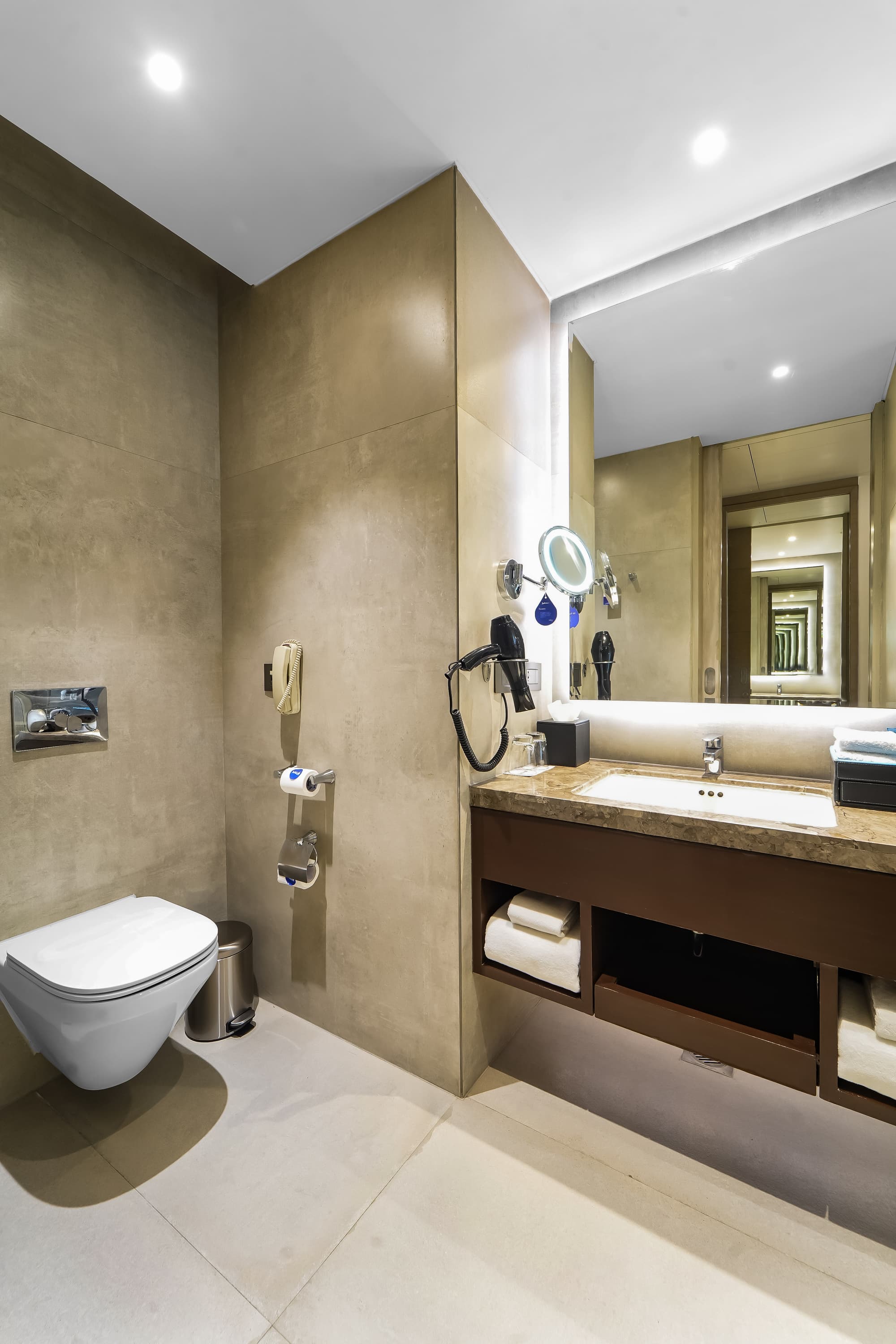 Radisson Blu Towers Kaushambi Delhi NCR