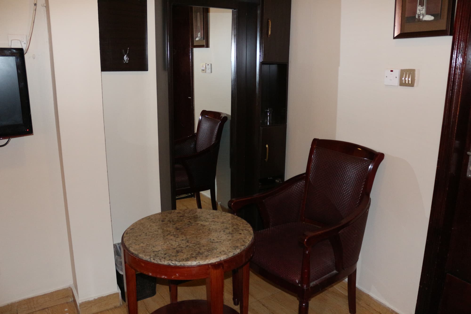 Grand Sina Hotel
