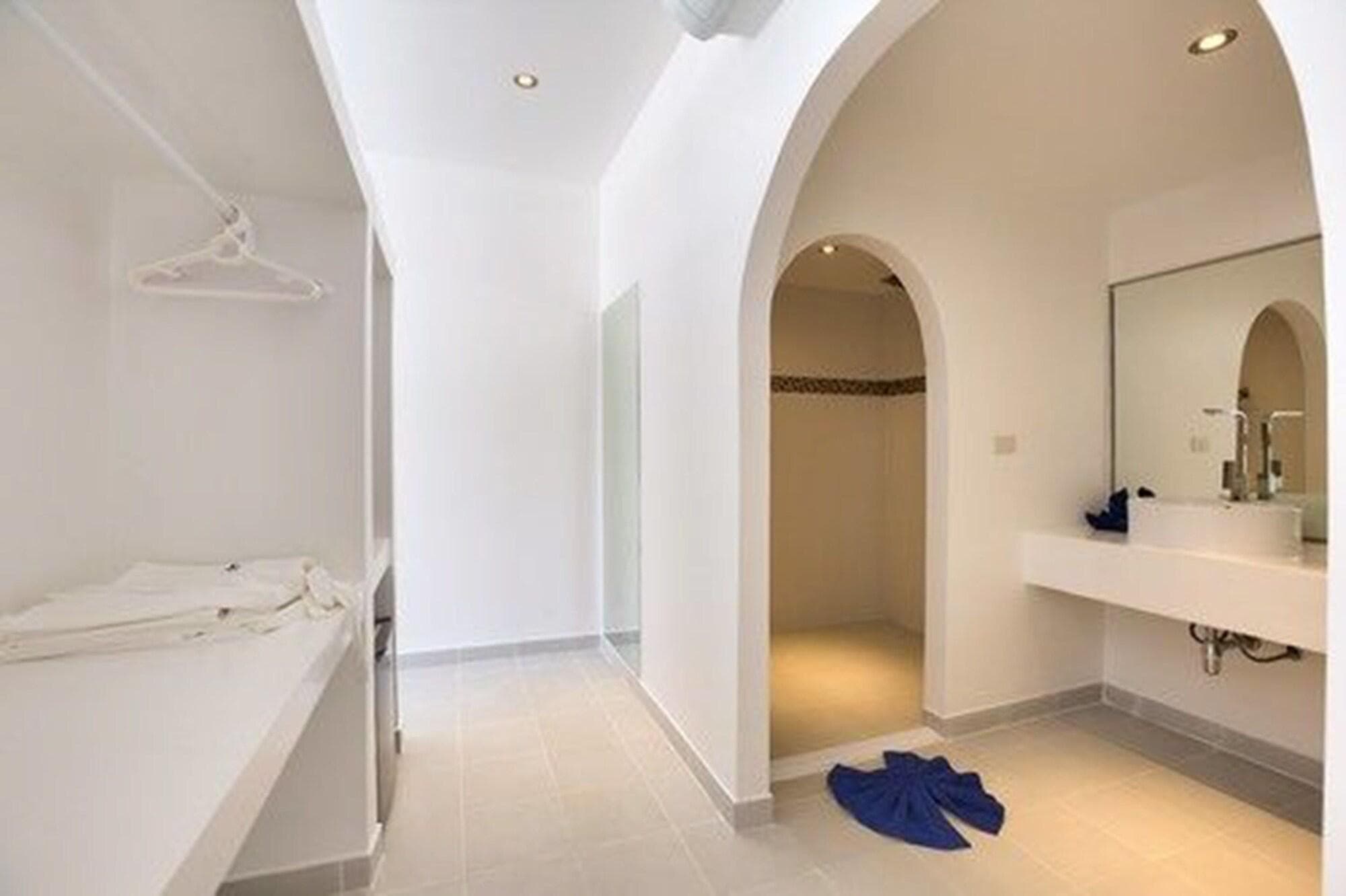 La Perle Luxury Boutique Hotel, Room