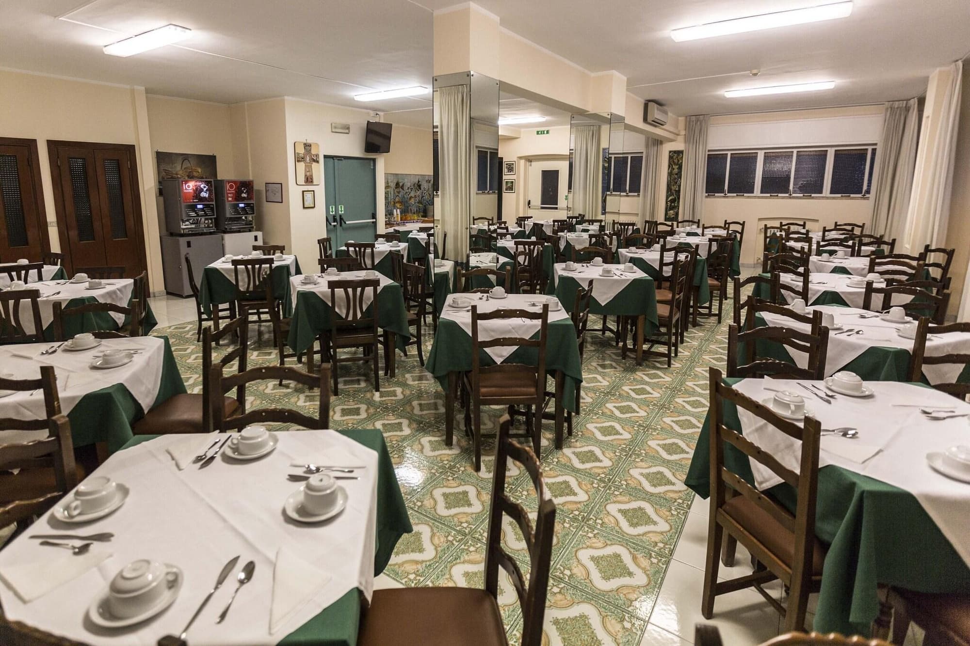 Istituto Piccole Ancelle Di Cristo Re, Restaurant