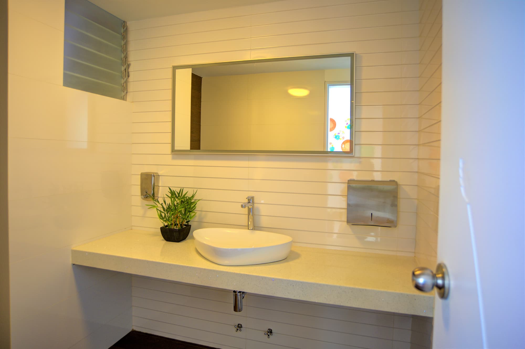 Mint Hotel, Restaurant