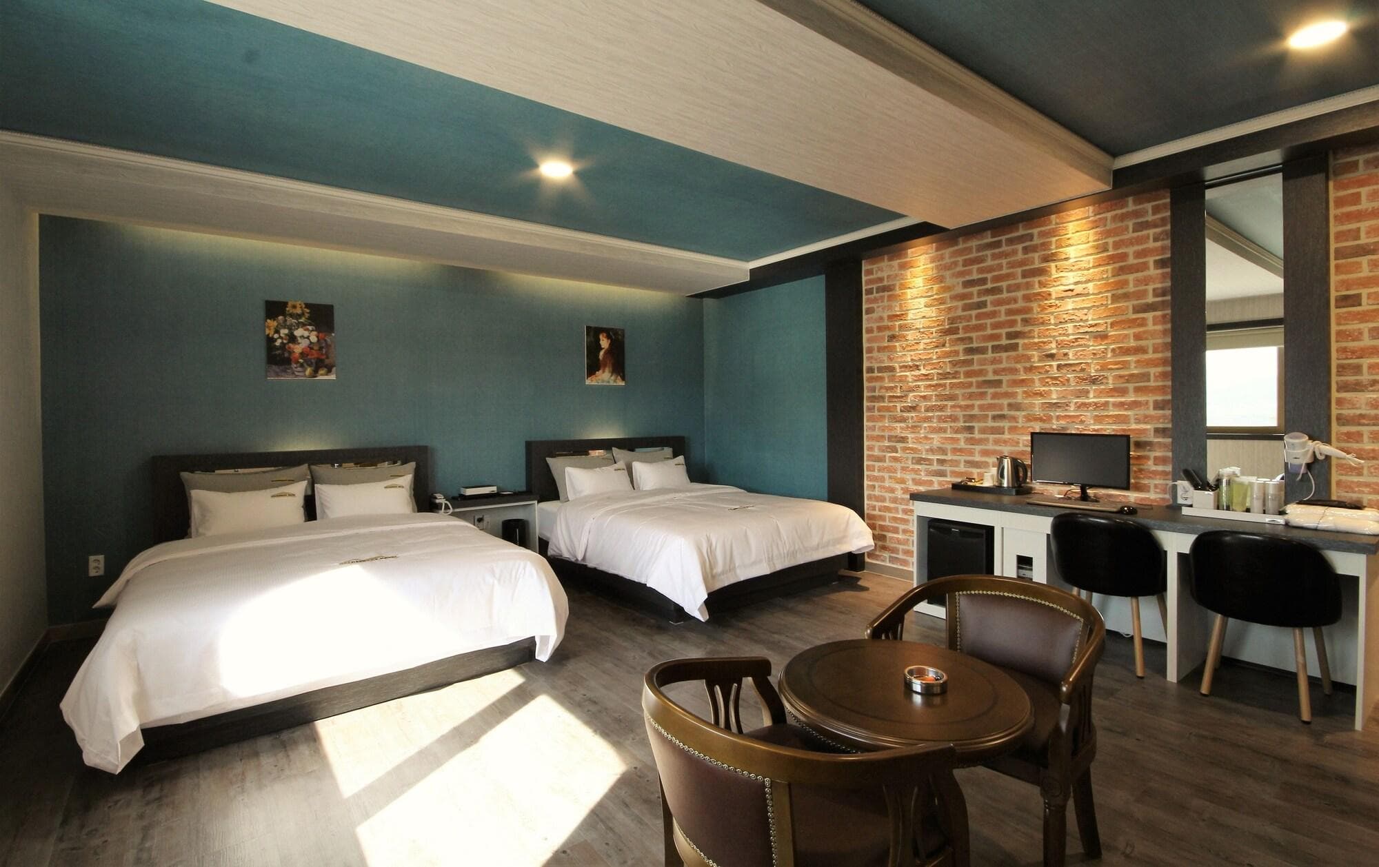 Goldenroot Hotel In Gimhae