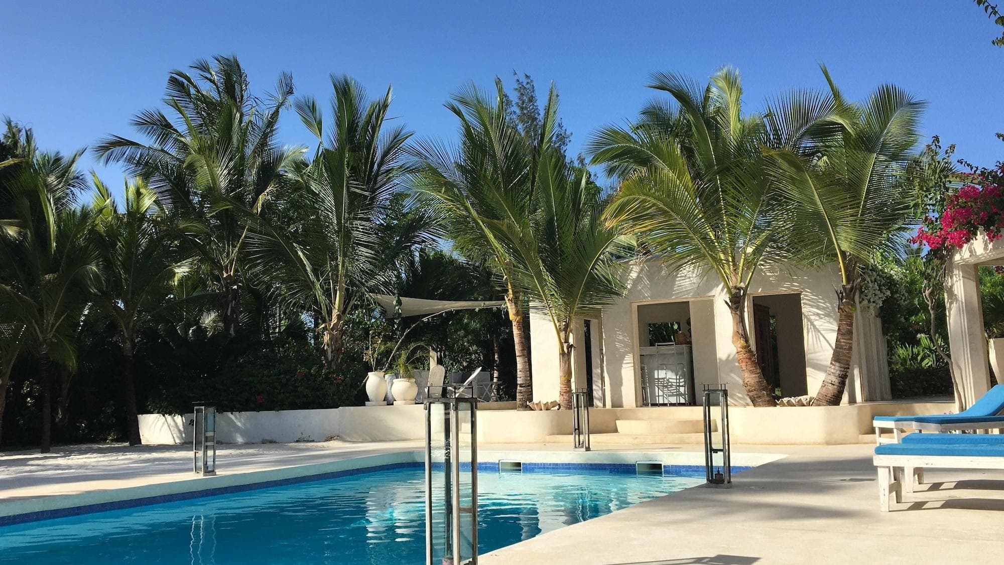 The Villa Luxury Suites Hotel
