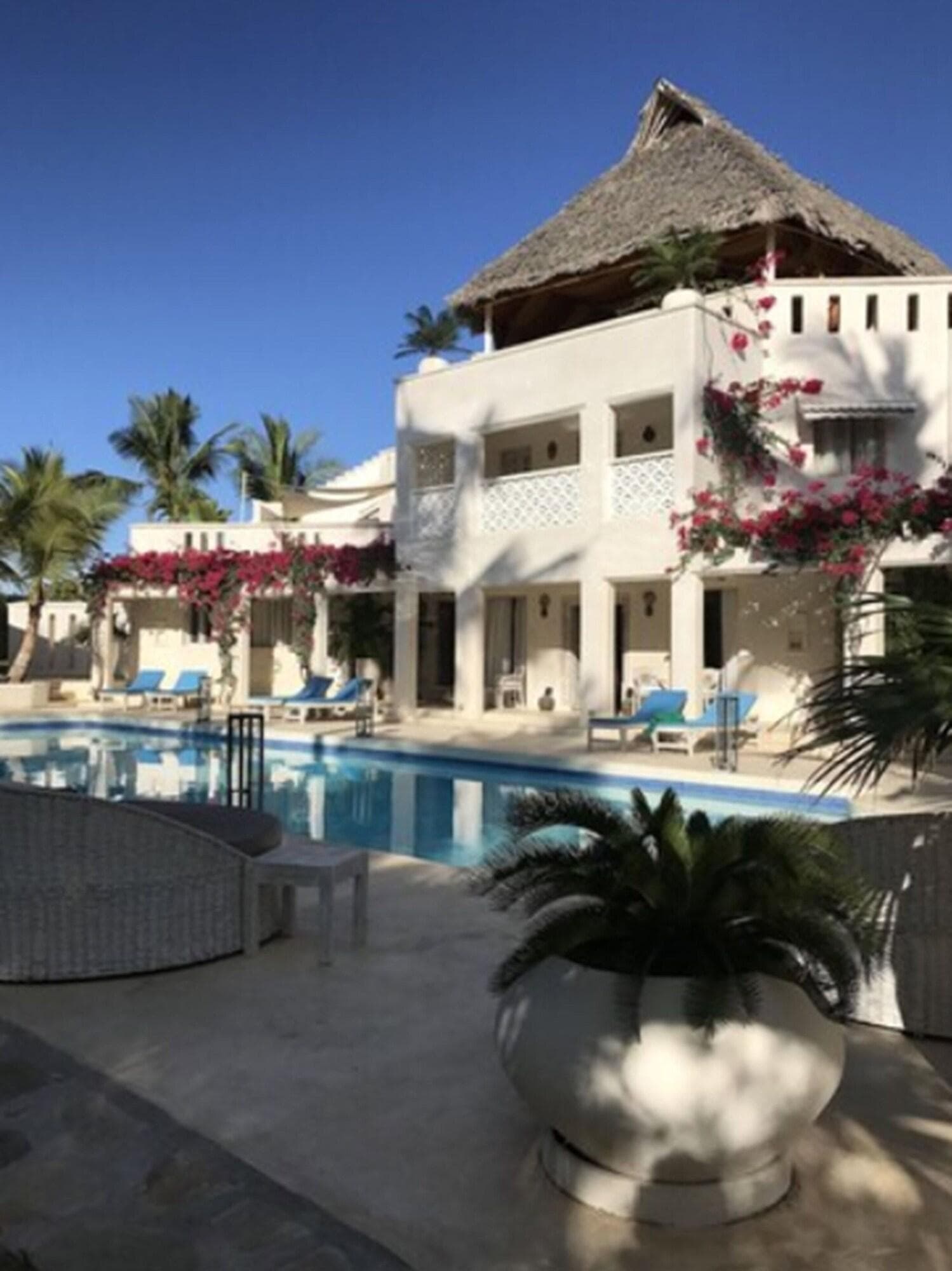 The Villa Luxury Suites Hotel