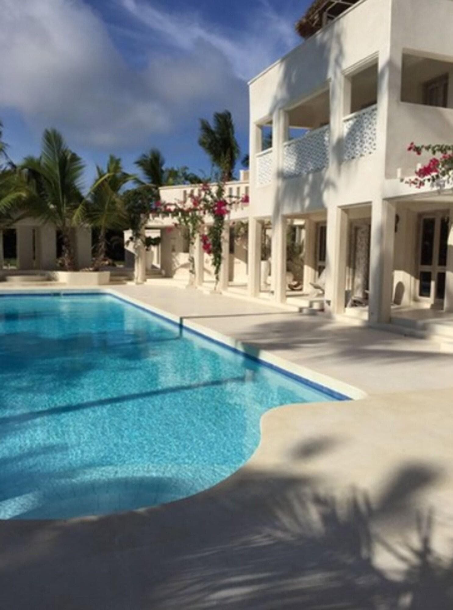 The Villa Luxury Suites Hotel