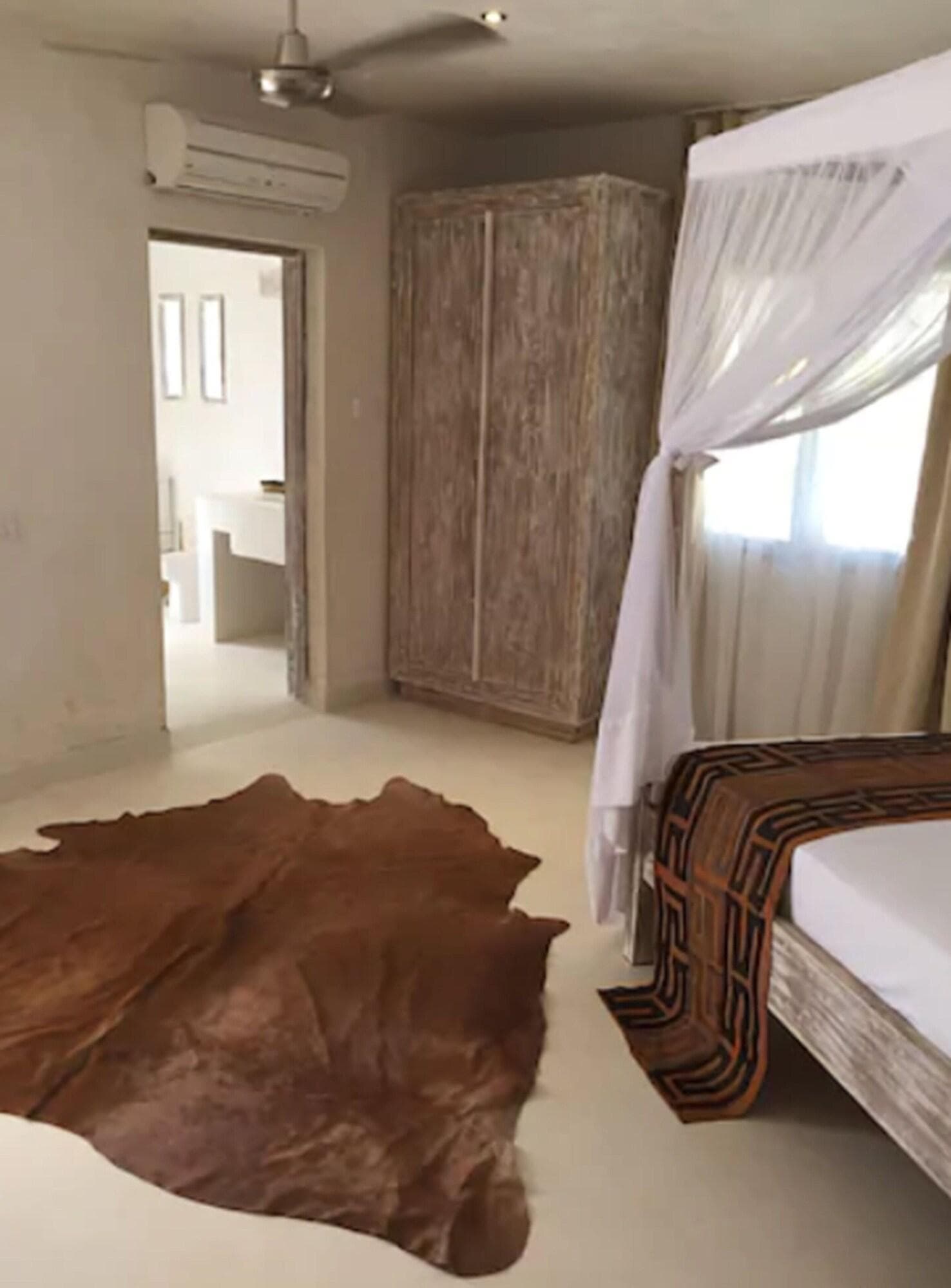 The Villa Luxury Suites Hotel