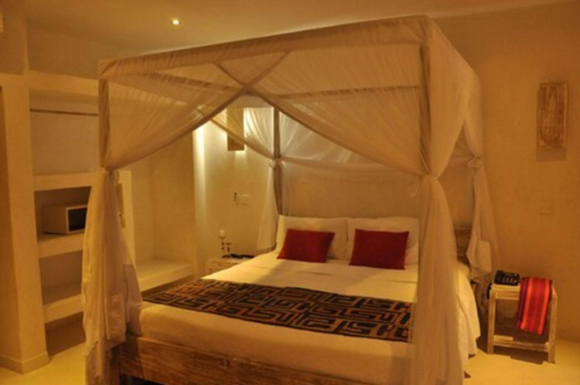 The Villa Luxury Suites Hotel