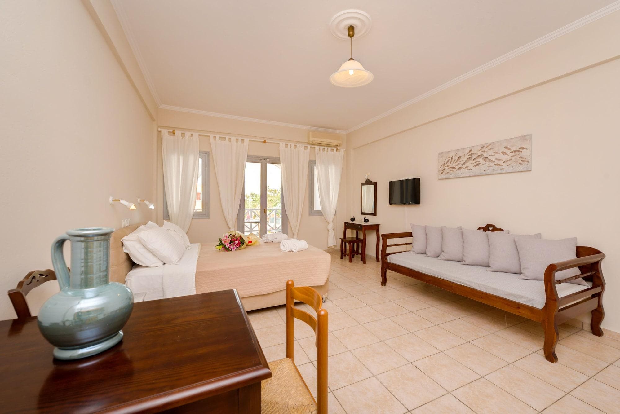 Casa Iphigenia, Room