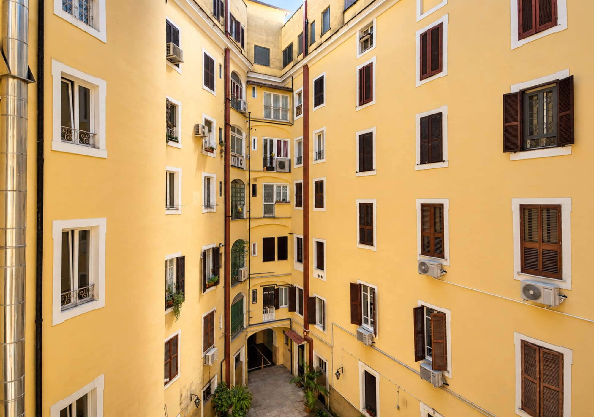 Inside Roma Rooms by DOT Suites