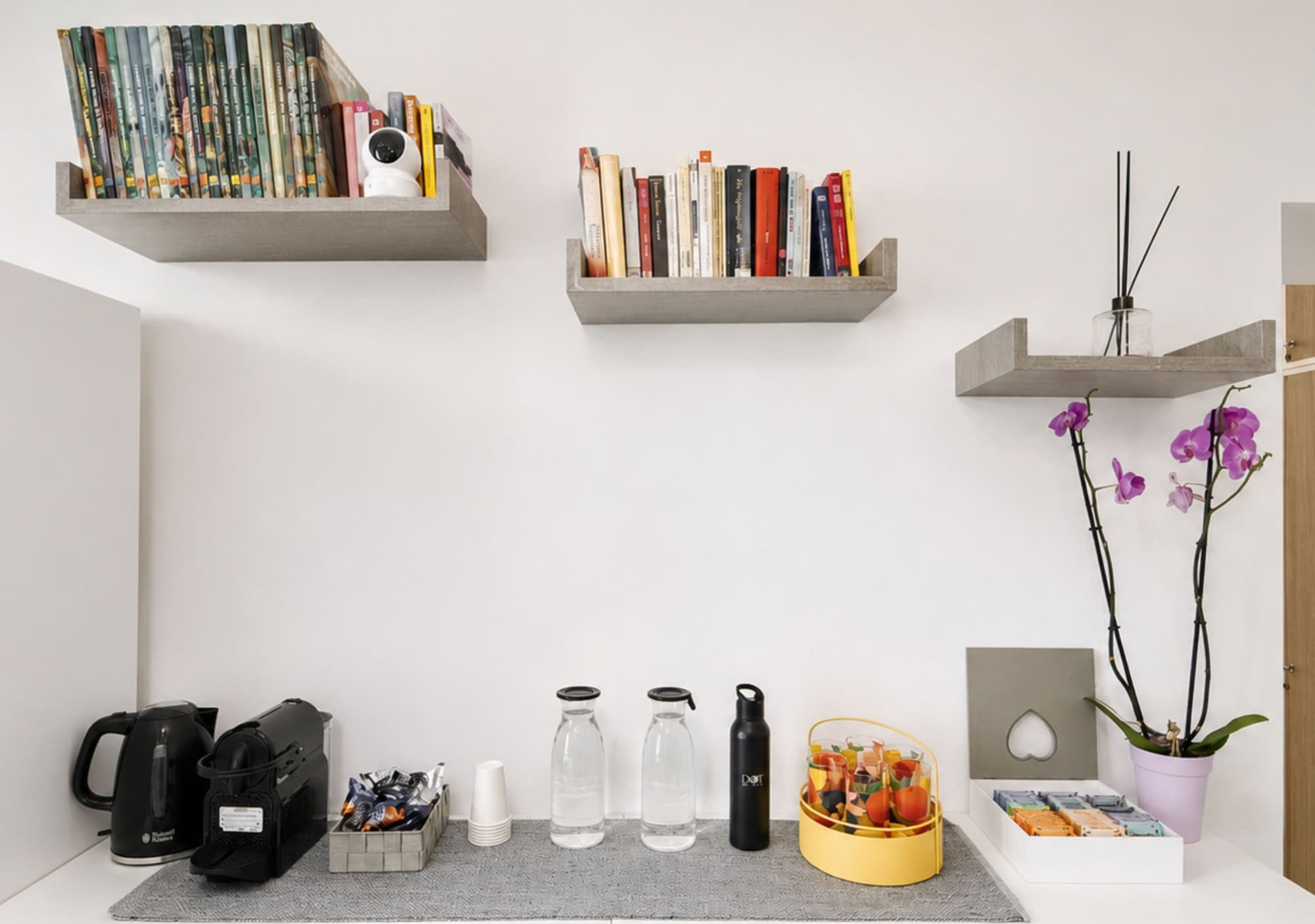 Inside Roma Rooms by DOT Suites