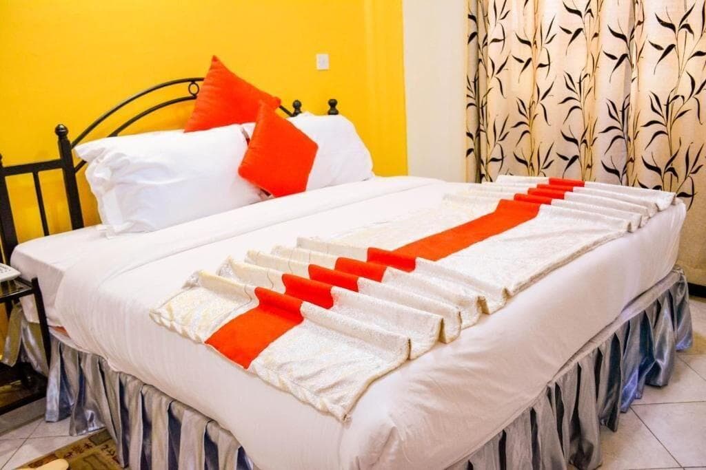 Crest Safari Lodge