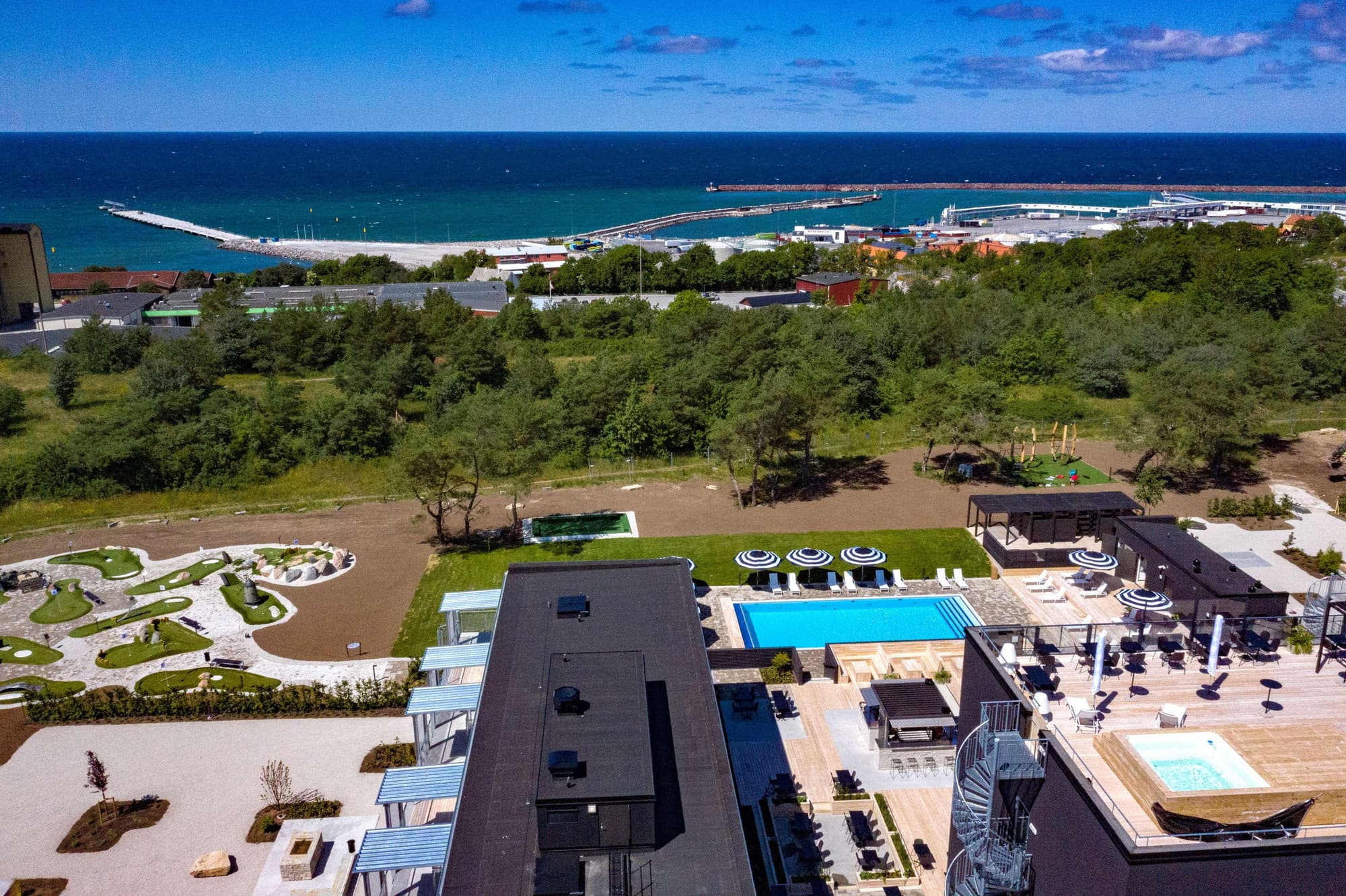 First Hotel Kokoloko, General view