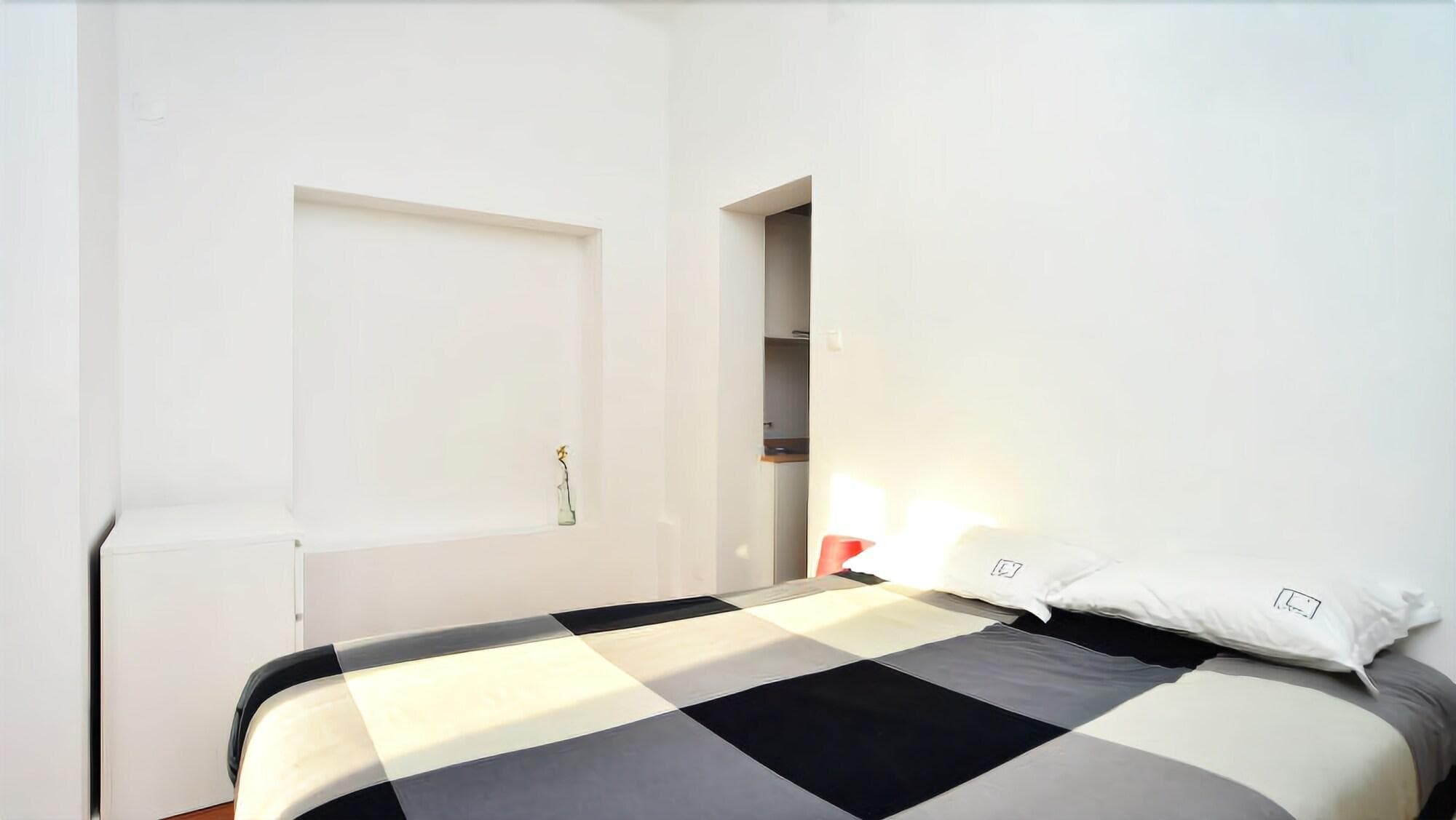 Avenue Rooms & Suites