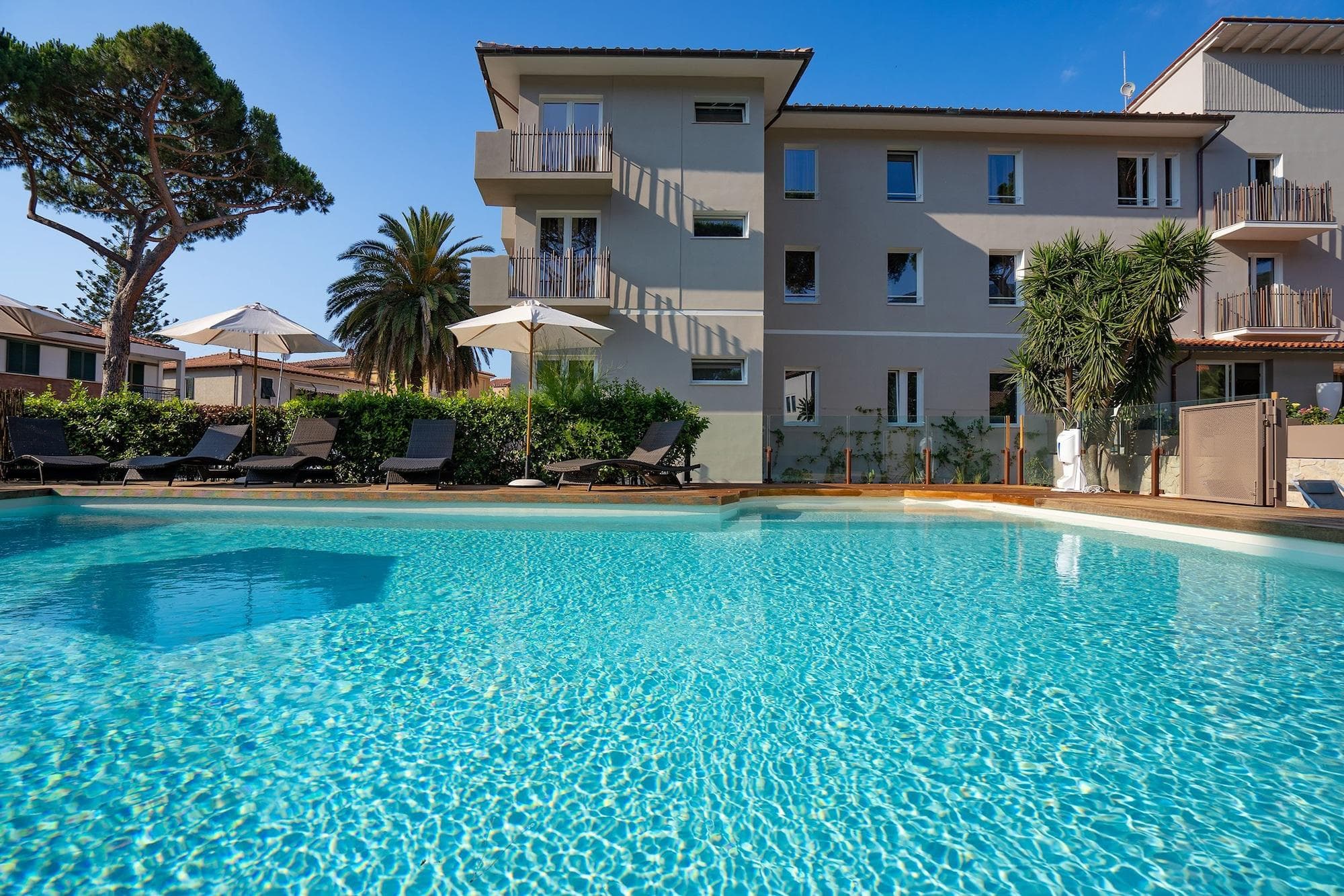 Marina Garden Hotel, Sports and Entertainment