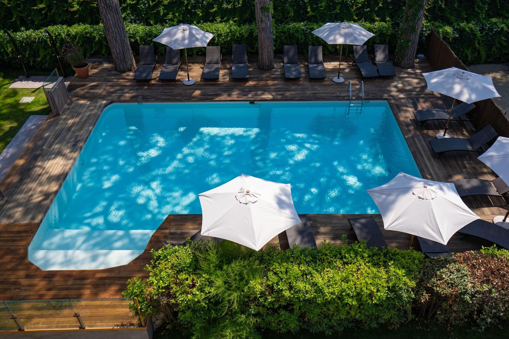 Marina Garden Hotel, Sports and Entertainment