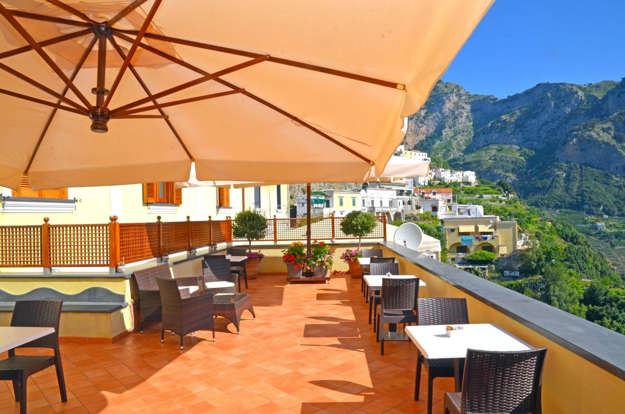 Villa Maria, Terrace