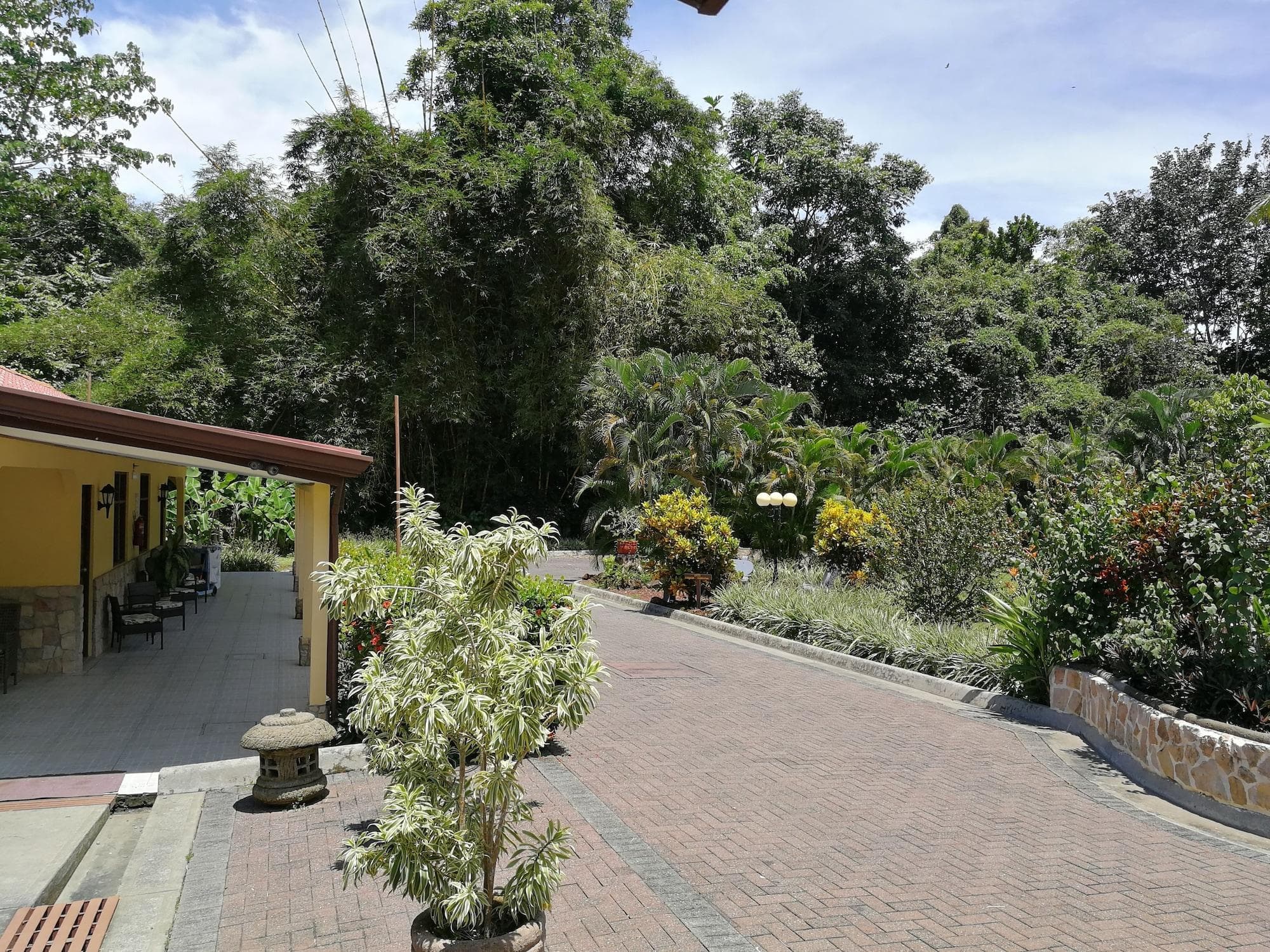 Espadilla Gardens Hotel