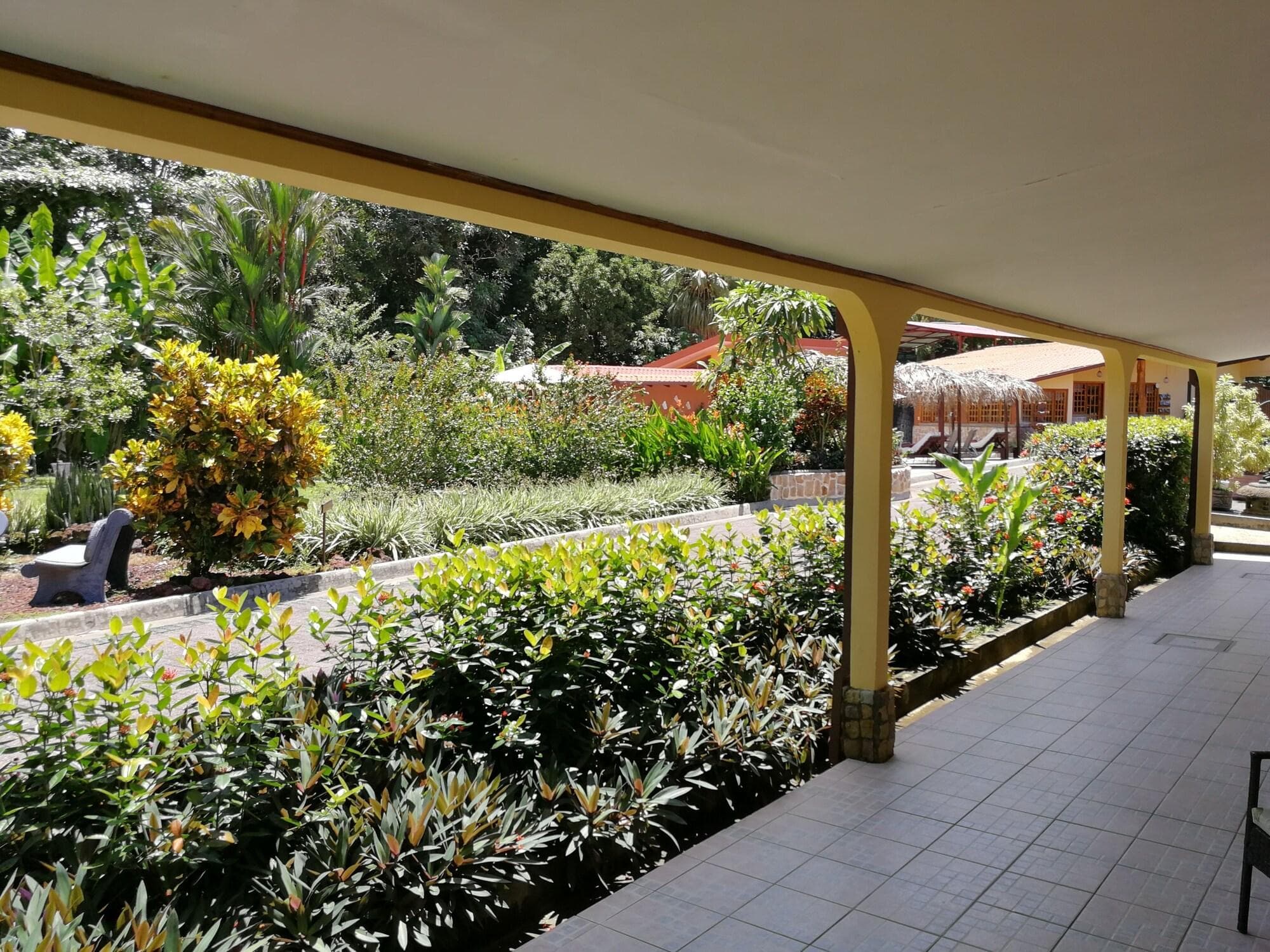 Espadilla Gardens Hotel