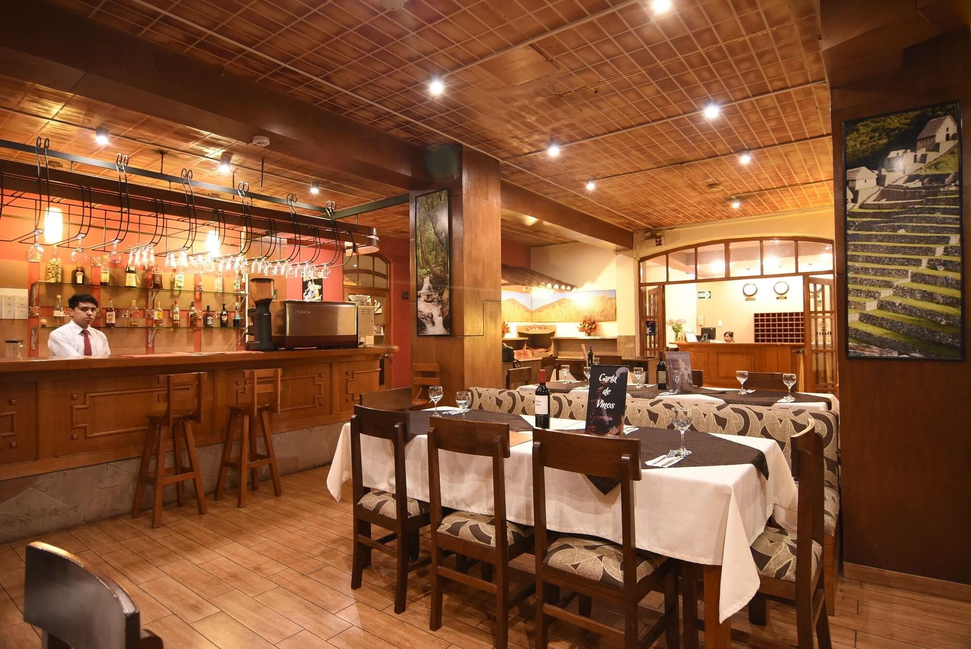 Prisma Hotel, Restaurant