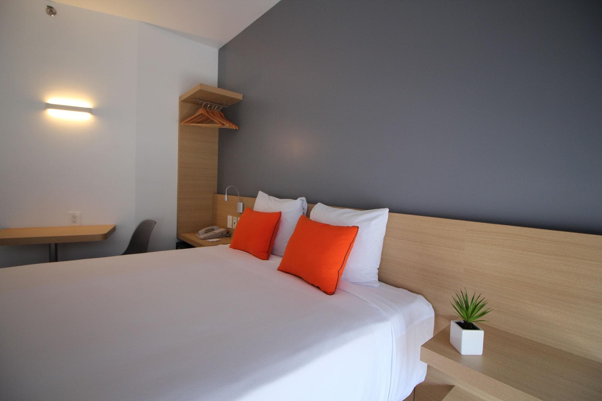 Bnl Hoteles Queretaro