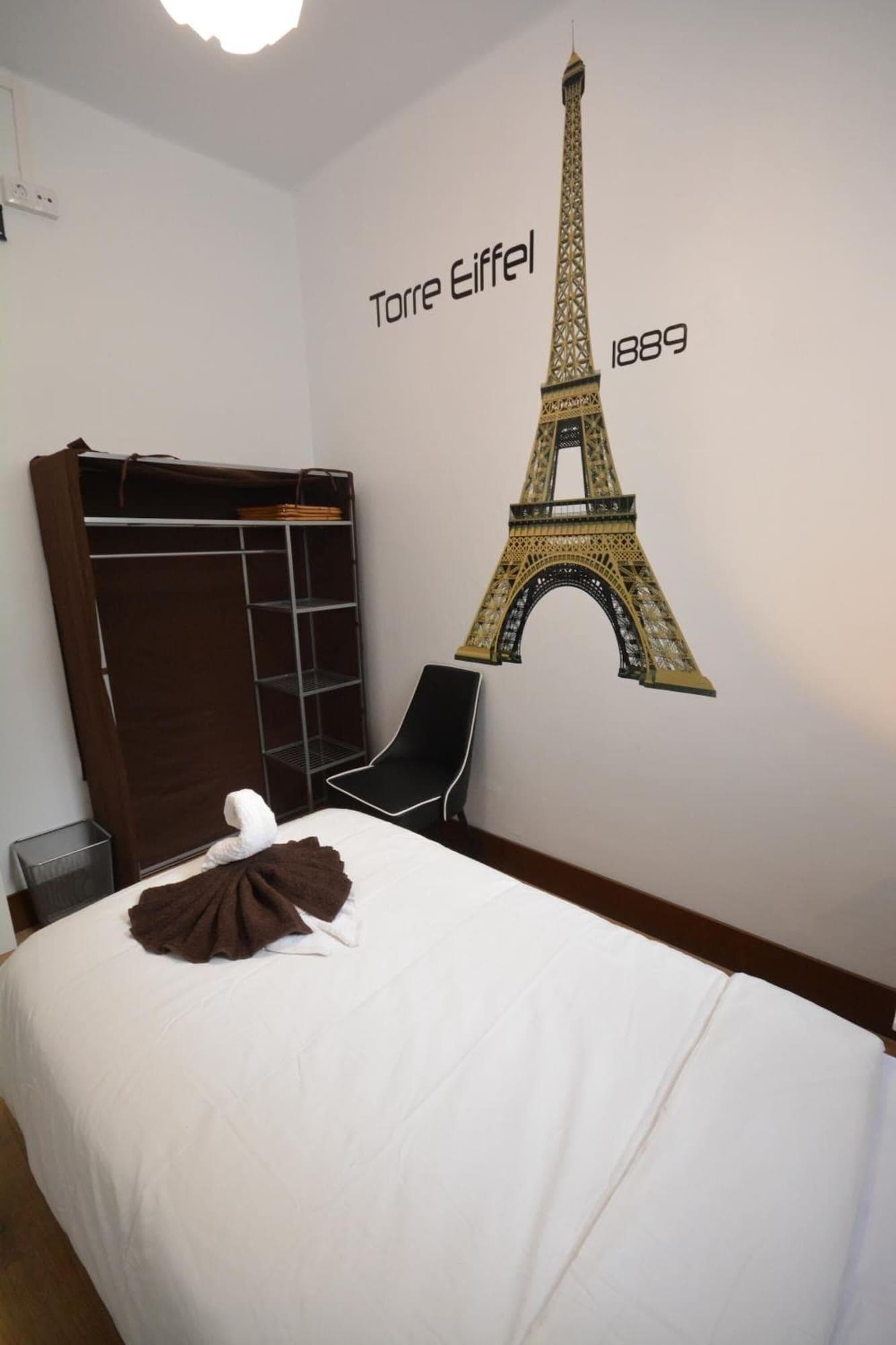 City Room Las Palmas, Room