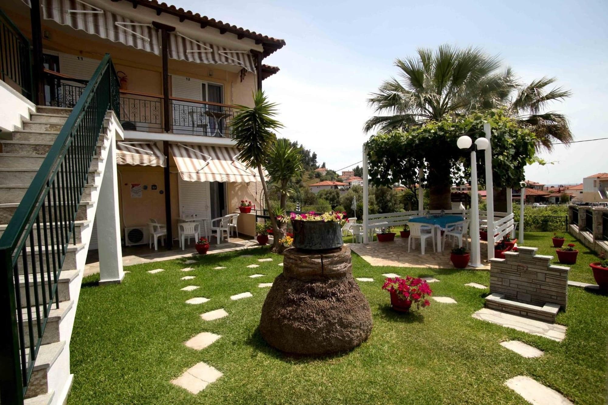Skioni Studios