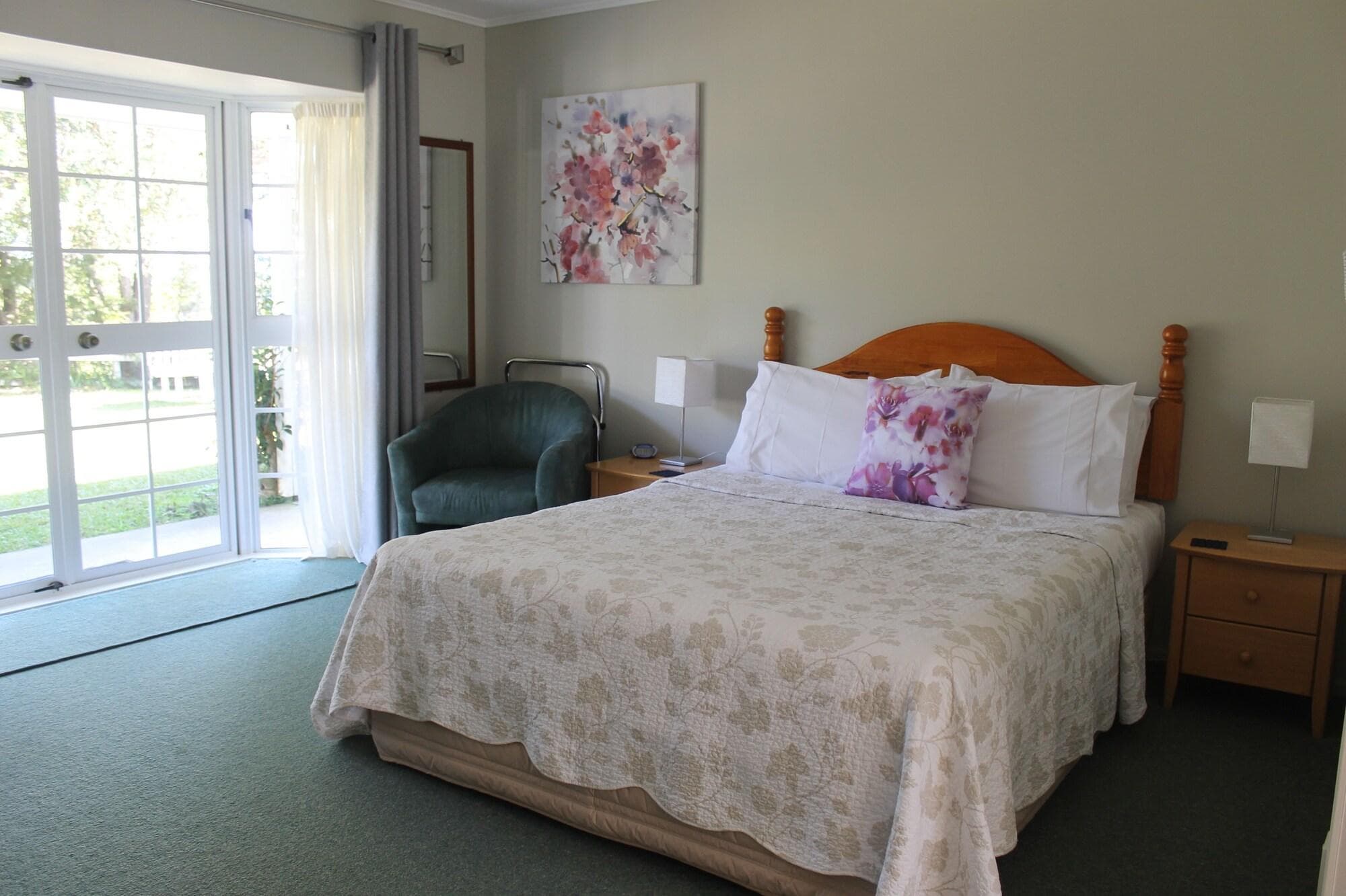 Ash Grove Boutique Motel