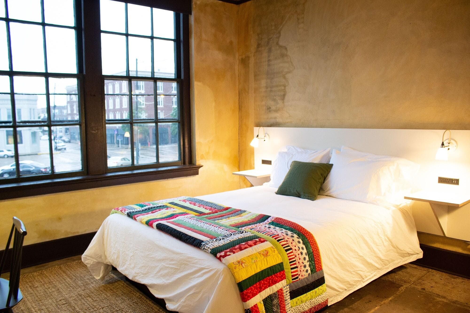 Travelers Hotel, Room