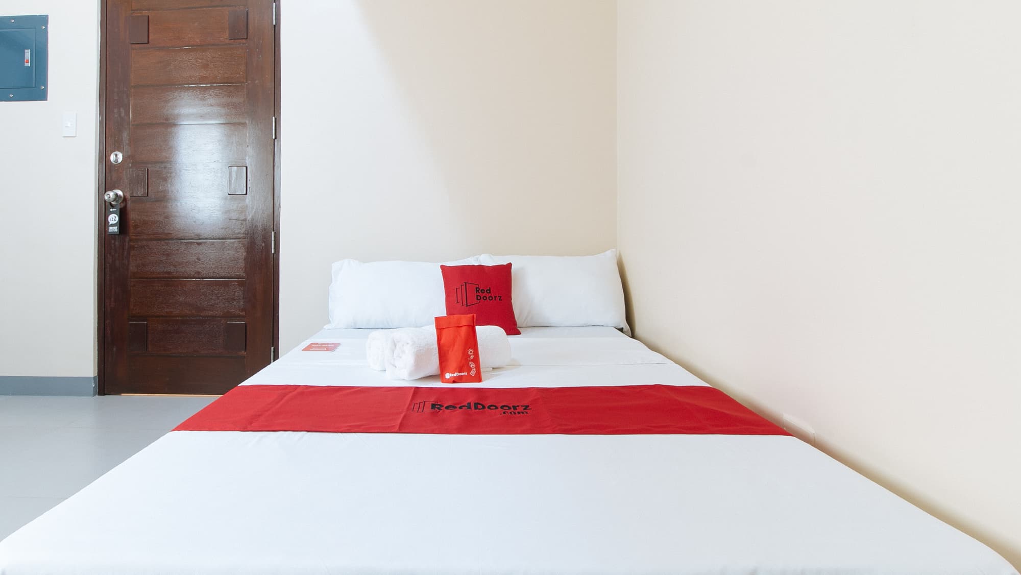 RedDoorz @ Torre De Manuel Residences 1