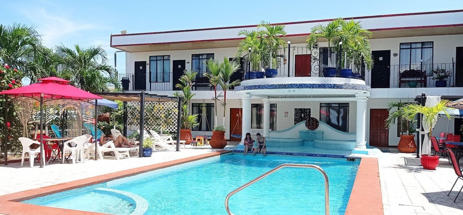 Hotel Las Brisas, Sports and Entertainment