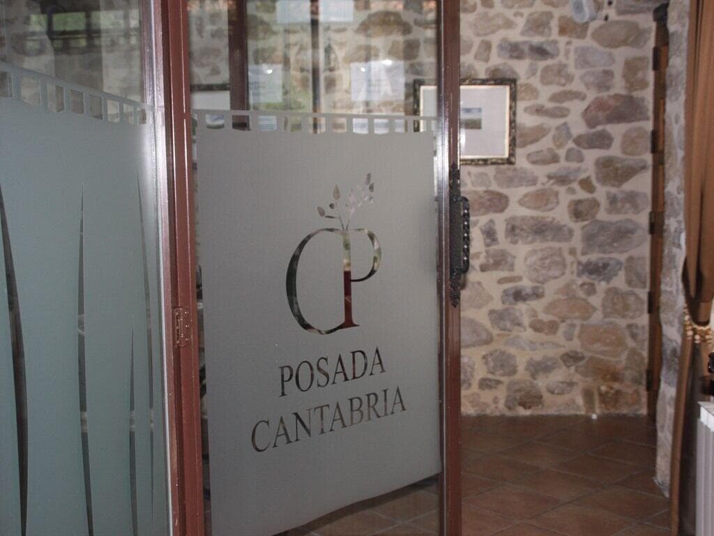 Posada Y Apartamentos Trebuesto De Guriezo